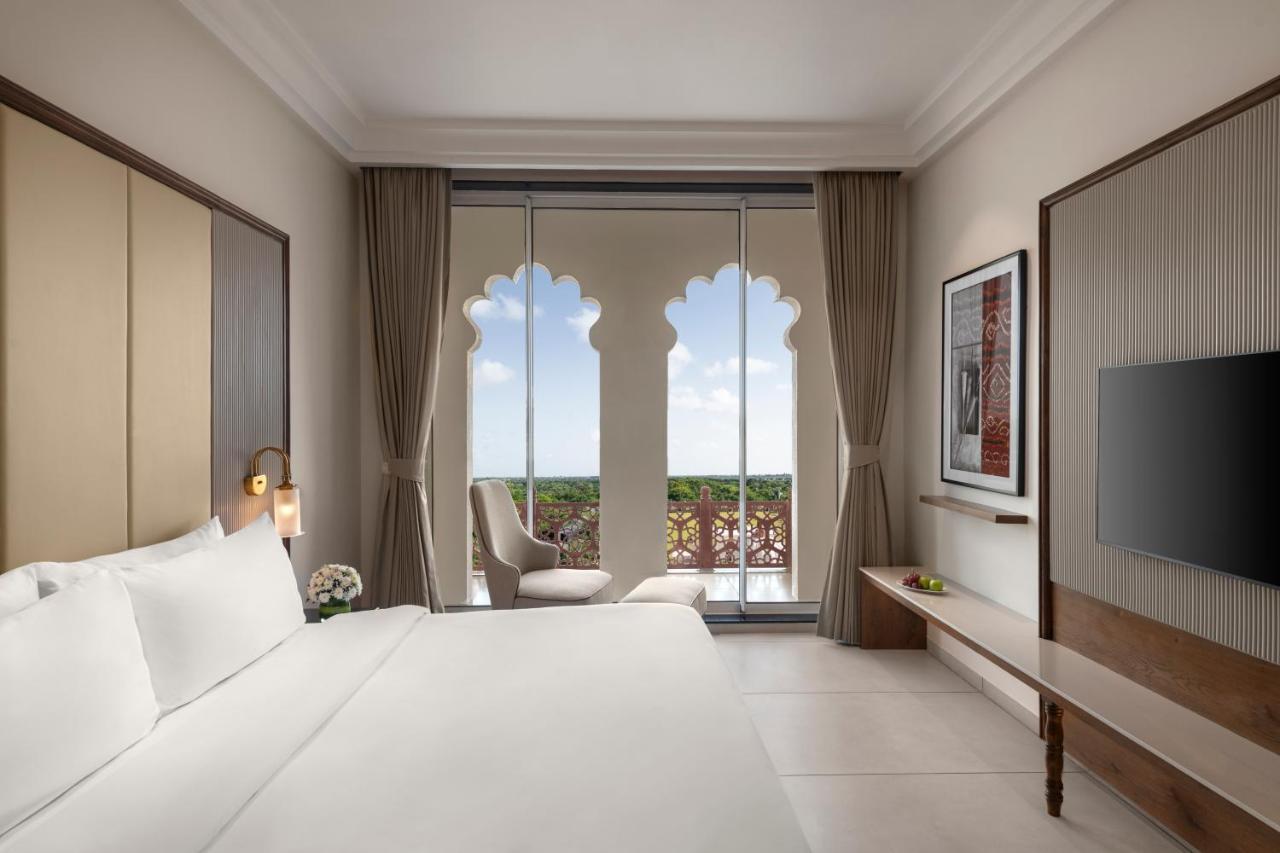 Uday Palace Navsari, A Member Of Radisson Individuals Extérieur photo