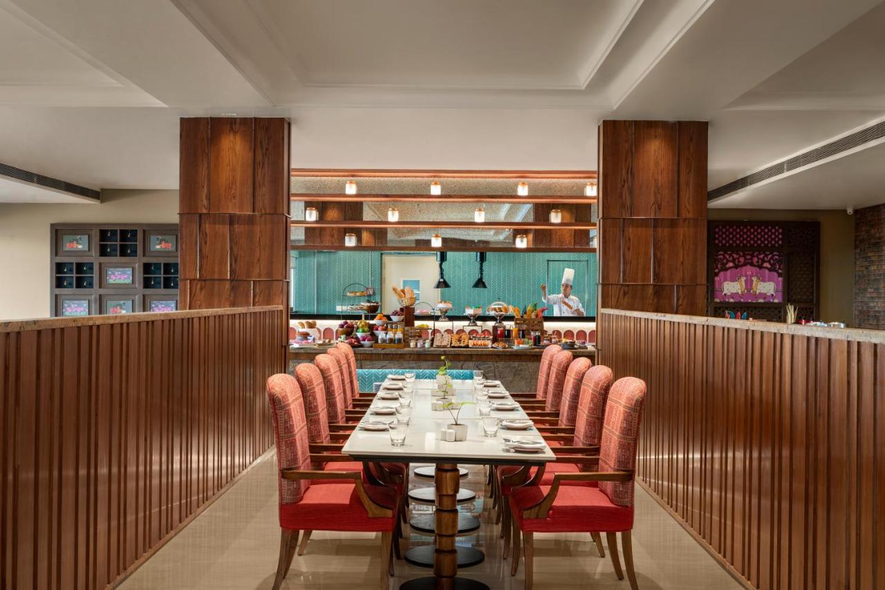 Uday Palace Navsari, A Member Of Radisson Individuals Extérieur photo