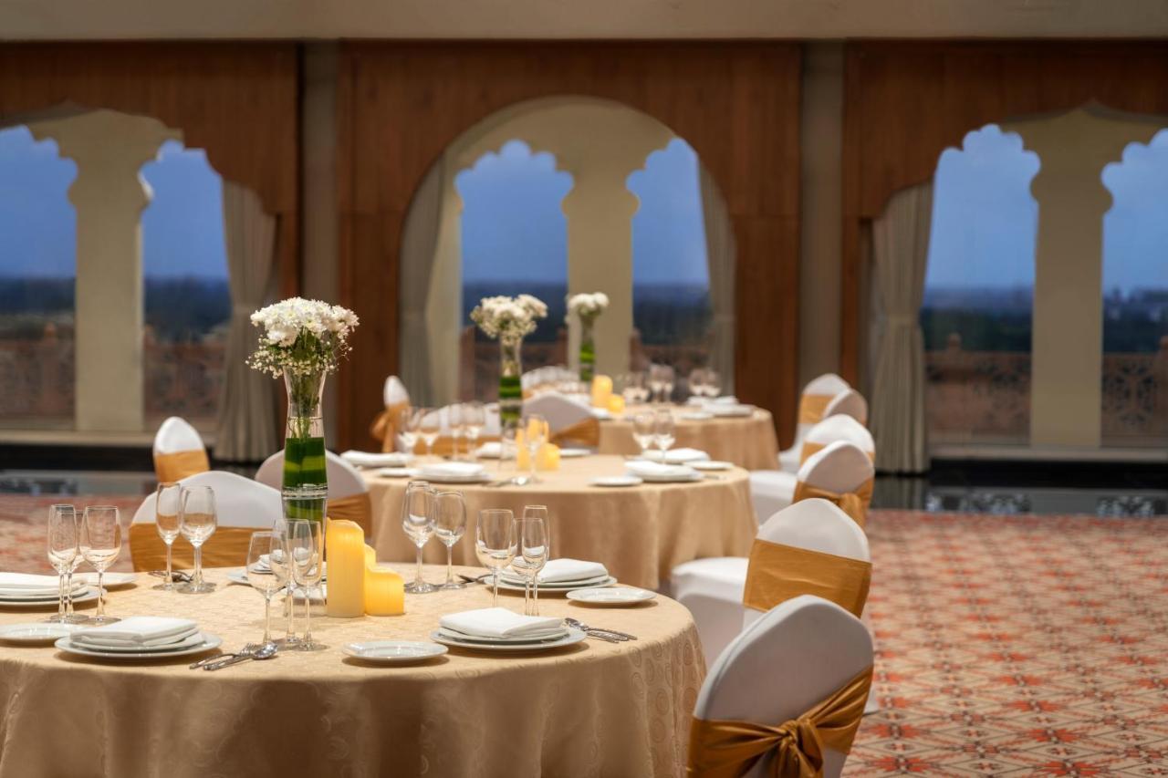 Uday Palace Navsari, A Member Of Radisson Individuals Extérieur photo