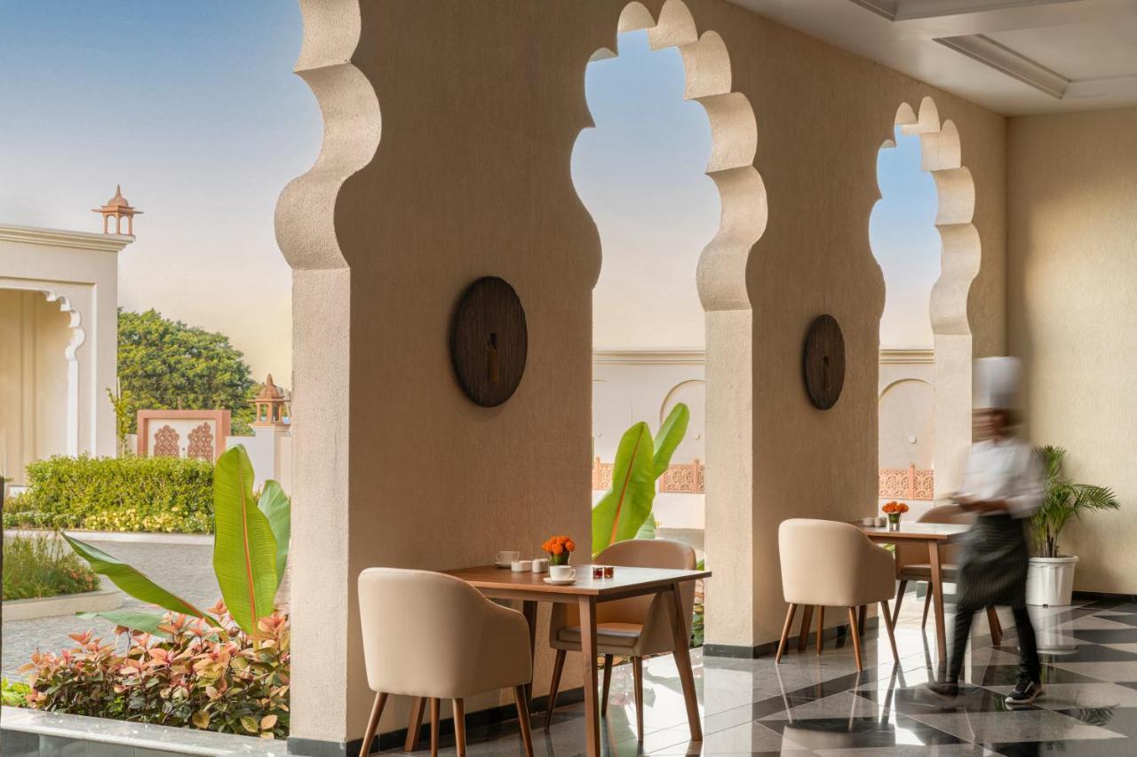 Uday Palace Navsari, A Member Of Radisson Individuals Extérieur photo