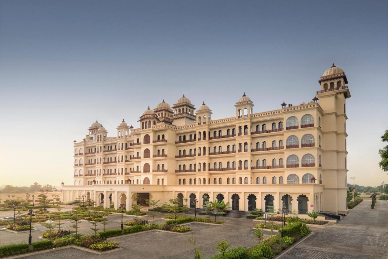 Uday Palace Navsari, A Member Of Radisson Individuals Extérieur photo