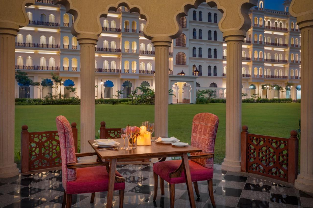 Uday Palace Navsari, A Member Of Radisson Individuals Extérieur photo