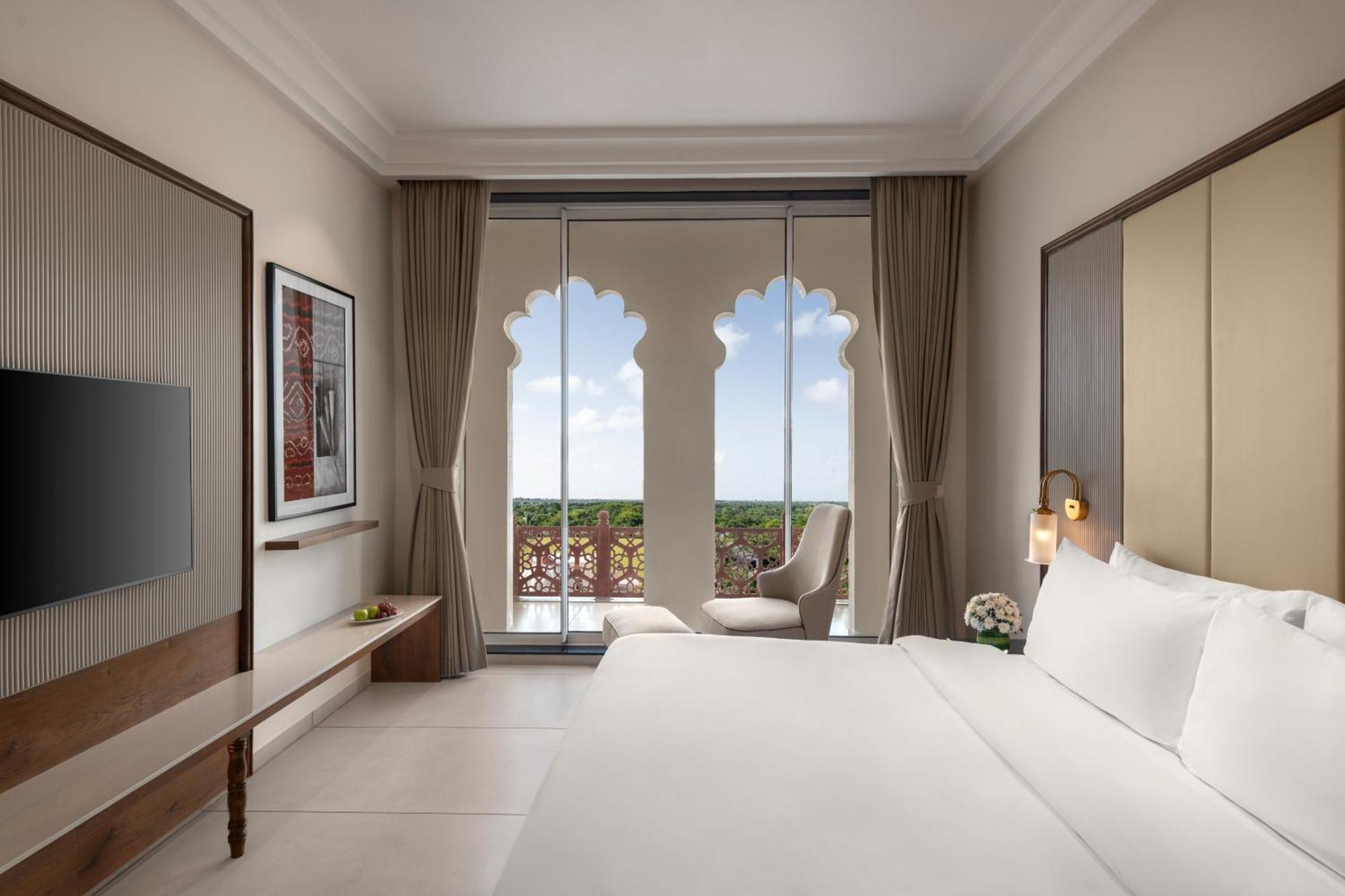 Uday Palace Navsari, A Member Of Radisson Individuals Extérieur photo